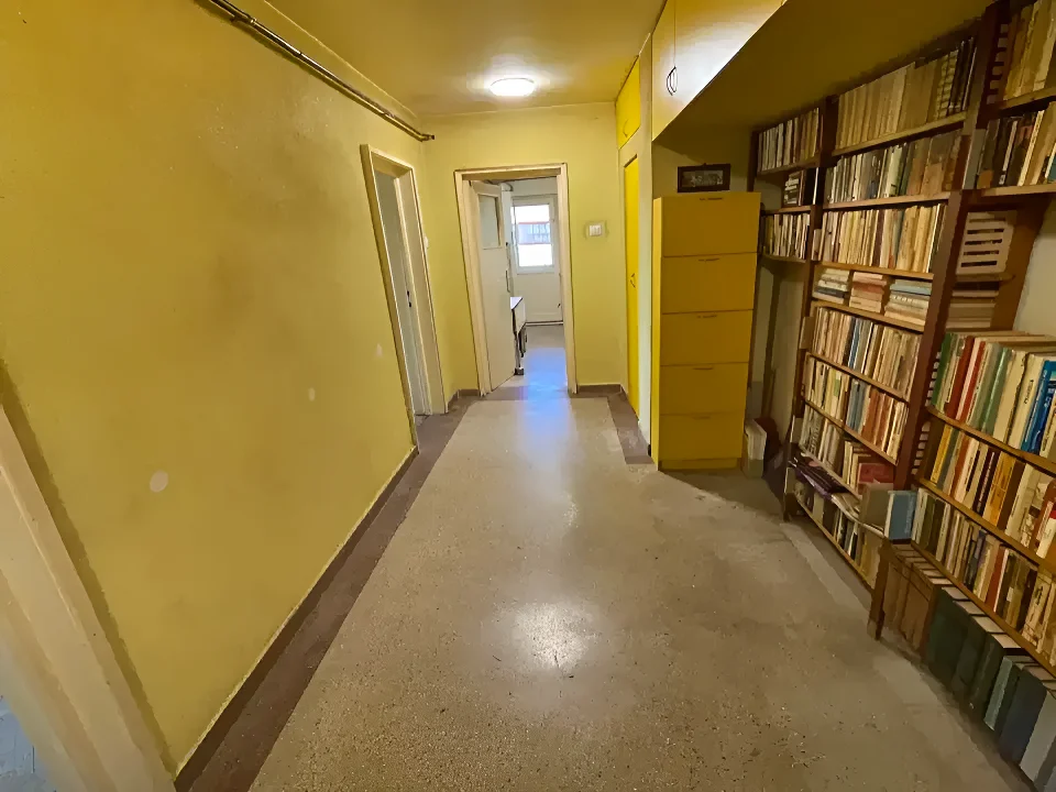 Hol luminos apartament de vanzare in Galati Galati