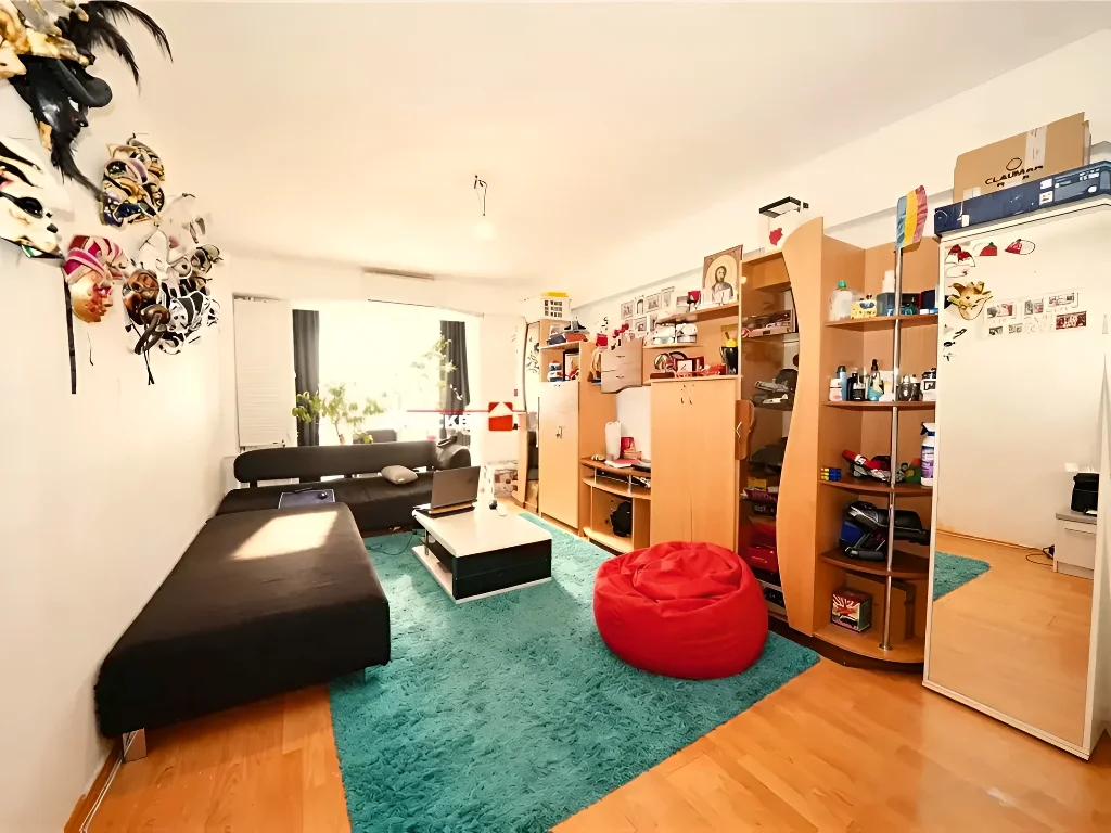 Vanzare apartament Oradea Bihor sufragerie cu mobilier