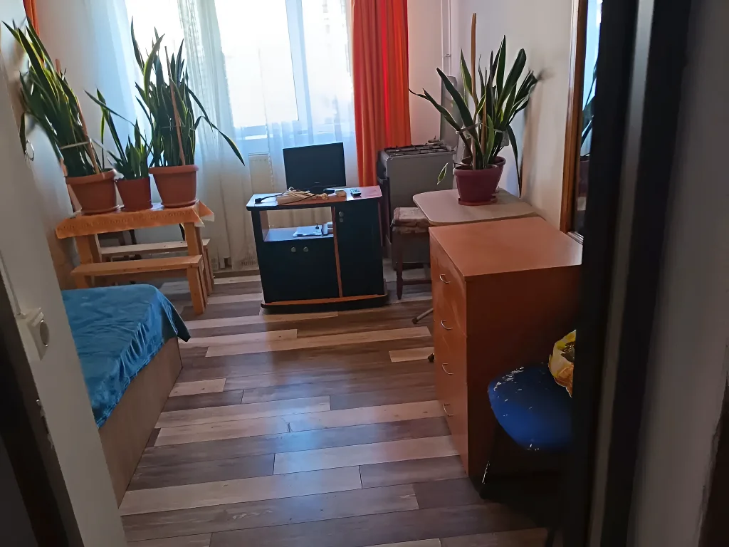 vanzare cumparare apartament Pitești Argeș dormitor cu birou