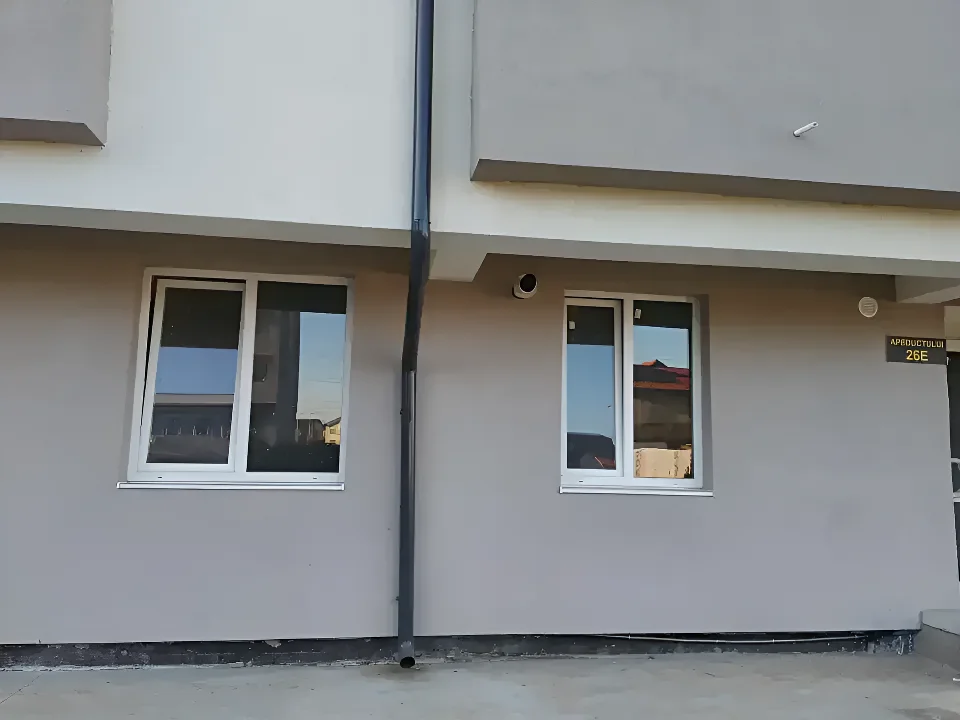 Garsoniera de vanzare in bloc modern Roșu Ilfov exterior