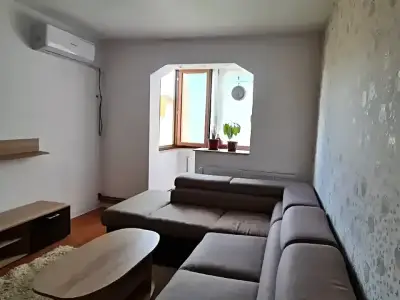 Living spatios apartament de inchiriere Arad Arad