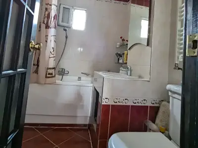Baie cu cada apartament de inchiriere Arad Arad