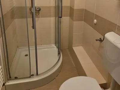 baie cu dus modern vanzare cumparare apartament Baciu Cluj