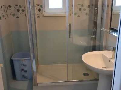 Vanzare apartament baie cu cabina dus Berca Buzau