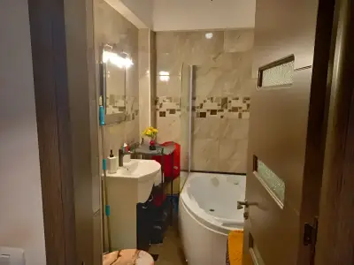 Baie moderna garsoniera de vanzare in Bragadiru Ilfov