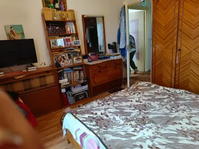 vanzare apartament Brașov Brașov dormitor cu pat si dulap