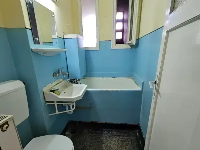 baie spatioasa cu cada apartament vanzare cumparare Brașov Brașov