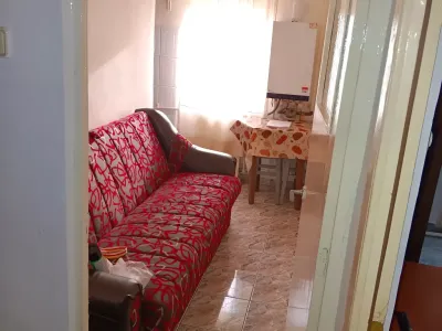 living canapea rosie apartament vanzare cumparare Buzău Buzău