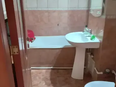 Baie cu cada si chiuveta apartament de vanzare Buzău Buzău