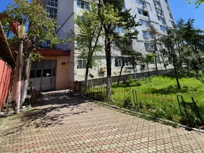 Vedere exterioara bloc de inchiriere garsoniera Buzău Buzău