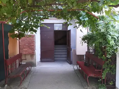 intrare bloc banca rosie apartament vanzare cumparare Calafat Dolj