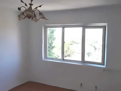 camera candelabru fereastra apartament vanzare cumparare Calafat Dolj