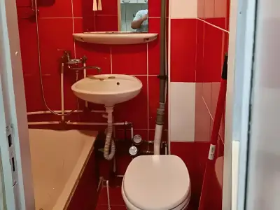 Garsoniera vanzare Cluj-Napoca Cluj baie cu cada si dotari
