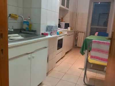 garsoniera vanzare-cumparare Constanța, Constanța bucatarie cu masa