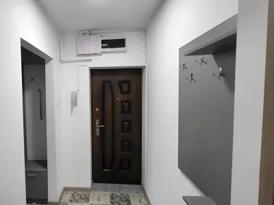 hol intrare primitor inchiriere apartament Constanța Constanța