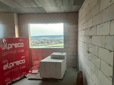 Camera spatioasa in apartament de vanzare Craiova Dolj