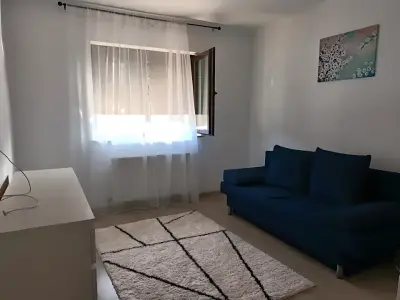 Apartament de inchiriere Dobroesti Ilfov living canapea