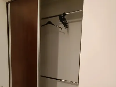 Garsoniera inchiriere Dobroesti Ilfov dulap pe hol