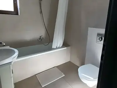 Apartament de inchiriere Dobroesti Ilfov baie cu cada