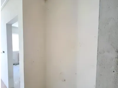 Finisaje albe elegante apartament de vânzare Florești Cluj