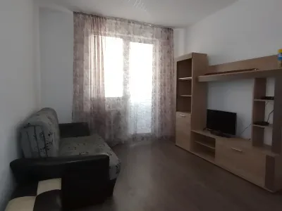 living luminos cu canapea apartament de închiriere Florești Cluj