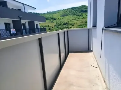 Balcon cu panoramă spre munți apartament vânzare Florești Cluj