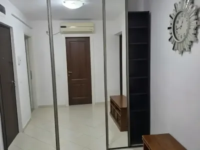 vanzare cumparare apartament Focșani Vrancea decor living oglinda