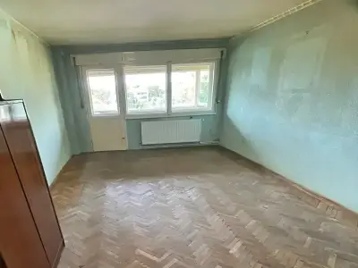 Camera spatioasa apartament de vanzare in Galati Galati
