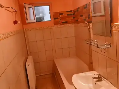 Baie moderna apartament de vanzare Galati Galati cu cada
