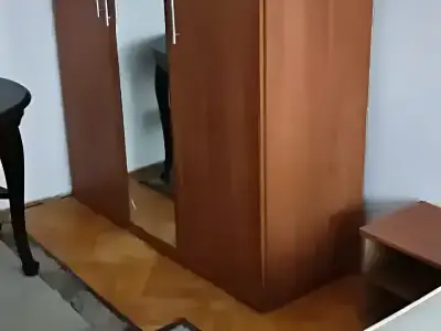 Apartament inchiriere Iasi Iasi birou si dulap depozitare