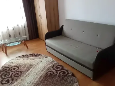living modern cu masuta de cafea apartament inchiriere Iași Iași