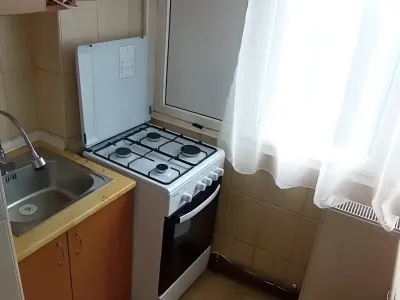 bucatarie utilata compacta apartament de inchiriere Iași Iași