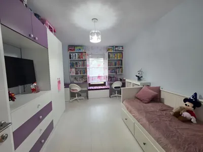 dormitor copil cu pat si birou vanzare cumparare apartament Iași Iași