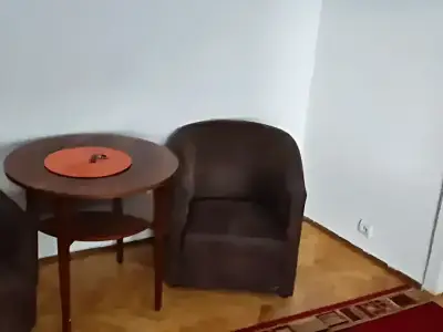 Apartament inchiriere Iasi Iasi zona dining cu masa scaune