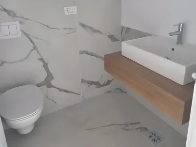 Baie utilata garsoniera vanzare-cumparare Mamaia-Sat Constanta