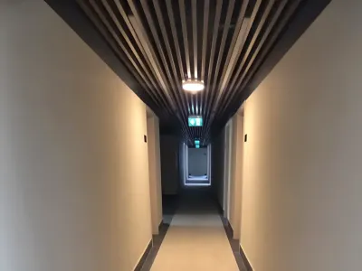 Hol cu iluminare moderna garsoniera Mamaia-Sat Constanta