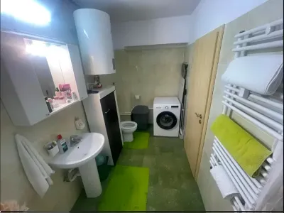 Apartament vanzare cumparare Neptun Constanta baie utilata