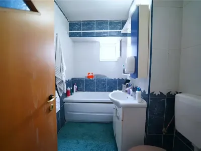 Baie moderna apartament vanzare Oradea Bihor