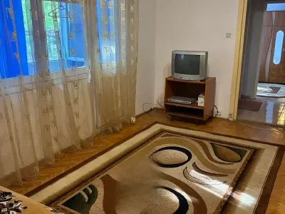 apartament vanzare cumparare Orșova Mehedinți living televizor