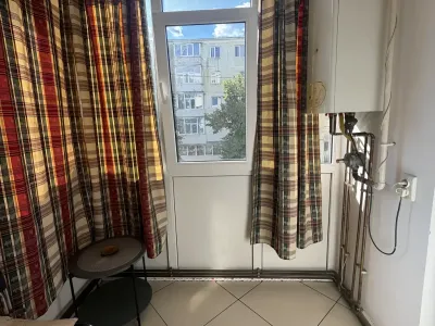 apartament vanzare-cumparare Pitești Argeș baie cu duș și geam