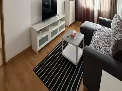 apartament vanzare-cumparare Pitești Argeș living cu televizor