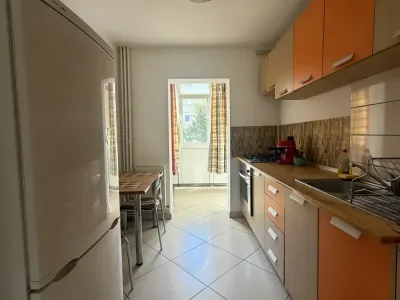 apartament vanzare-cumparare Pitești Argeș bucătărie mobilată