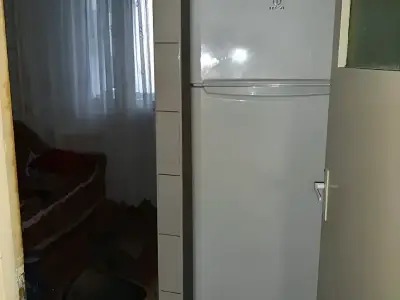 Vanzare apartament Pitești Argeș baie cu frigider