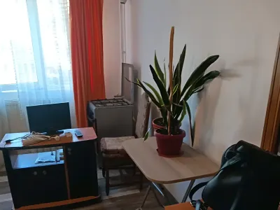 vanzare cumparare apartament Pitești Argeș bucatarie moderna mica
