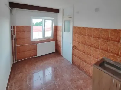 bucatarie aerisita apartament vanzare-cumparare Ploiești Prahova