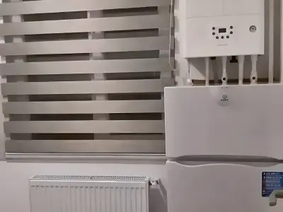 Frigider in bucatarie garsoniera de vanzare Roșu Ilfov