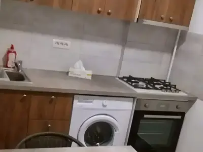 Bucatarie garsoniera de vanzare Roșu Ilfov cu masina spalat