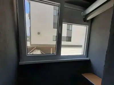 Balcon garsoniera de vanzare in Rosu Ilfov cu banca