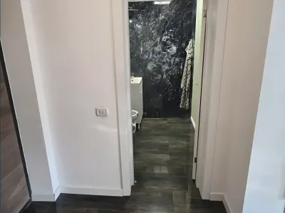 baie luminoasa cu geam apartament vanzare cumparare Sânpetru Brașov