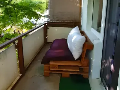 banca lemn pe balcon apartament vanzare cumparare Timișoara Timiș